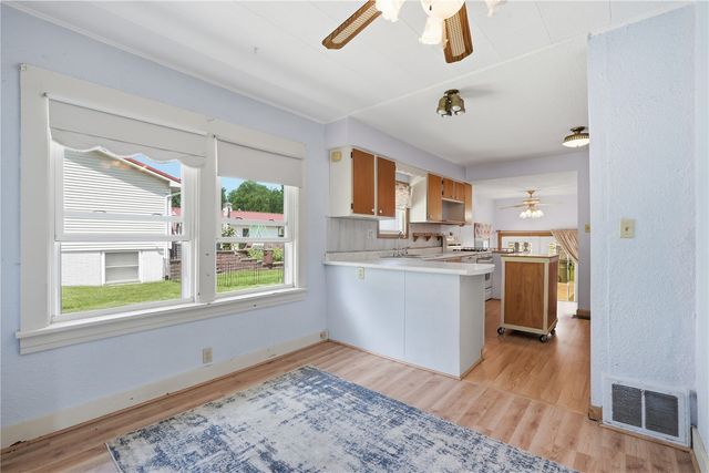 130 29th Avenue SW, Cedar Rapids, IA 52404