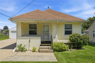 130 29th Avenue SW, Cedar Rapids, IA 52404