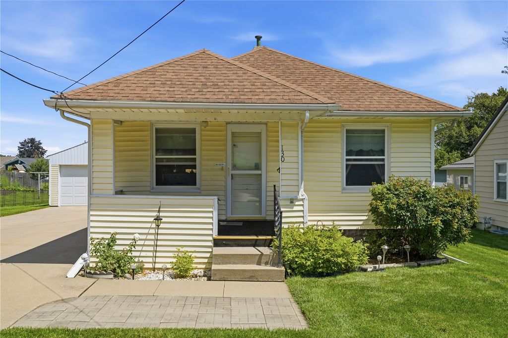 130 29th Avenue SW, Cedar Rapids, IA 52404