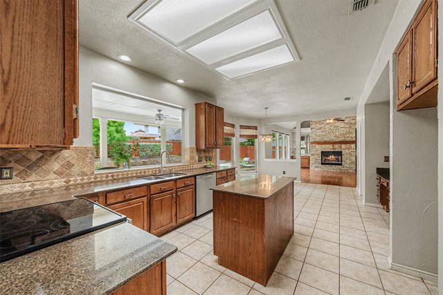 3318 Clearfield Drive, Grapevine, TX 76051