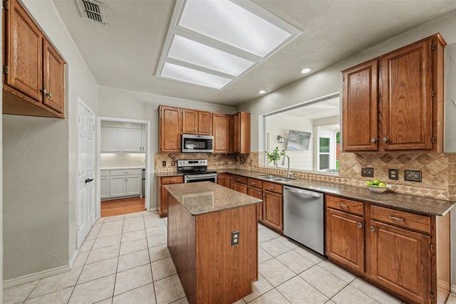 3318 Clearfield Drive, Grapevine, TX 76051