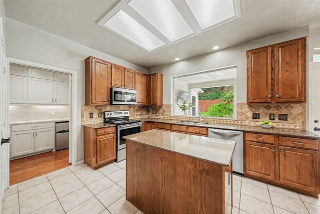 3318 Clearfield Drive, Grapevine, TX 76051