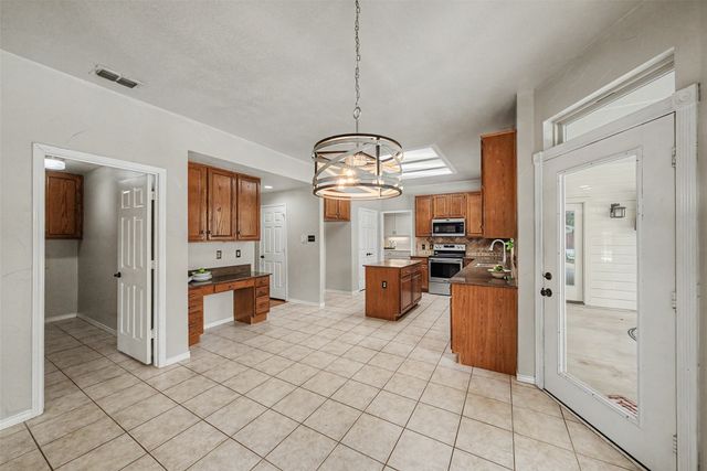 3318 Clearfield Drive, Grapevine, TX 76051