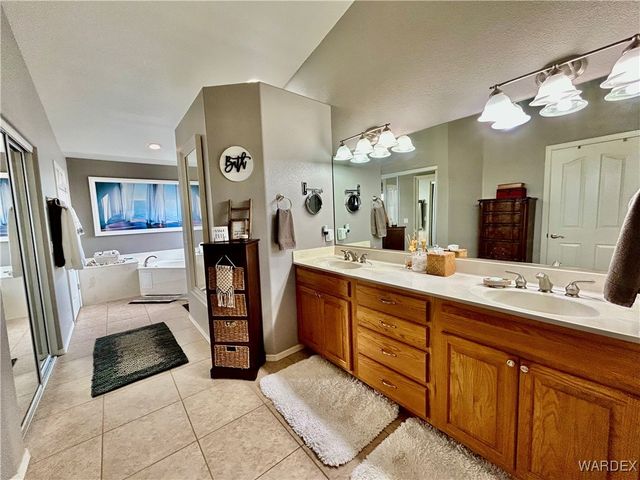 5628 S Desert Lakes Drive, Fort Mohave, AZ 86426