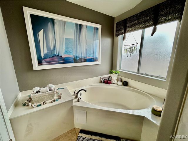 5628 S Desert Lakes Drive, Fort Mohave, AZ 86426