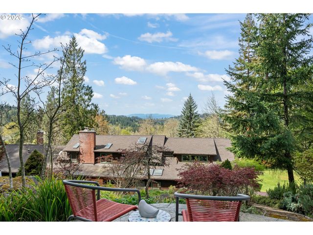 42 RIDGEWOOD Dr, Eugene, OR 97405