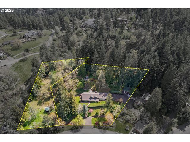 42 RIDGEWOOD Dr, Eugene, OR 97405