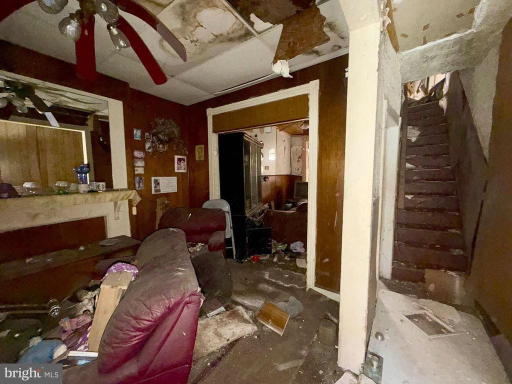 Image 3 of property listing at 1611 N CHAPEL ST, Baltimore, MD 21213