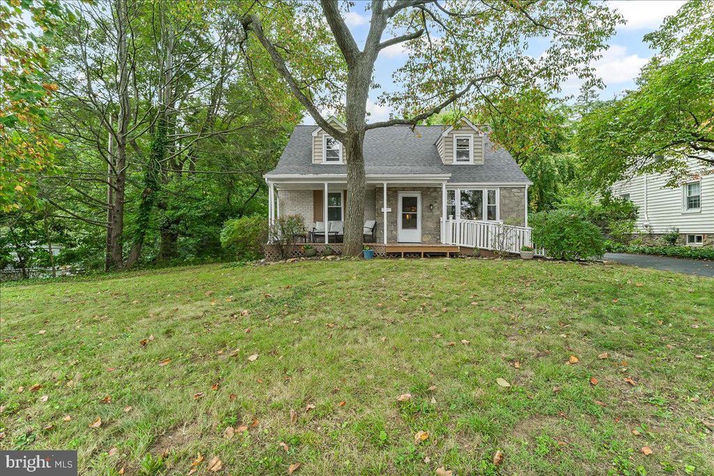 301 N NORWINDEN DR, Springfield, PA 19064