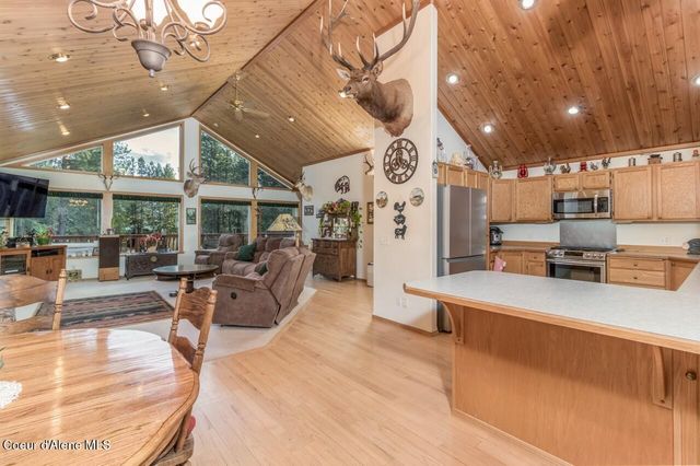 493 Rim Dr, Moyie Springs, ID 83845