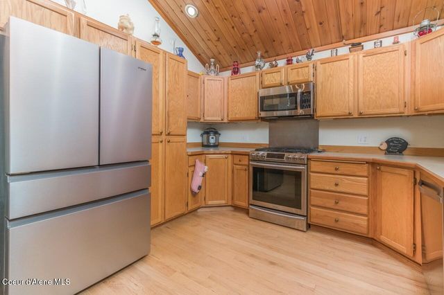 493 Rim Dr, Moyie Springs, ID 83845