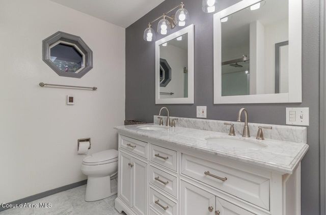 493 Rim Dr, Moyie Springs, ID 83845