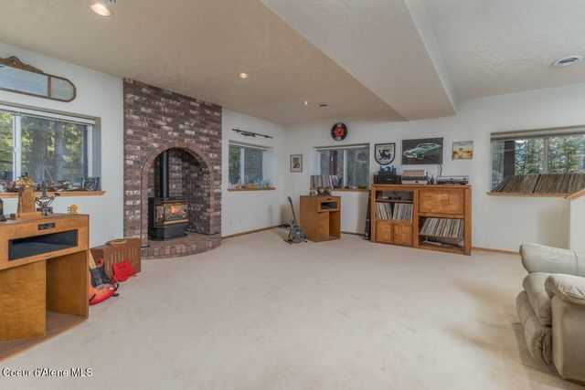 493 Rim Dr, Moyie Springs, ID 83845