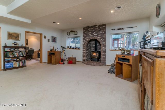 493 Rim Dr, Moyie Springs, ID 83845