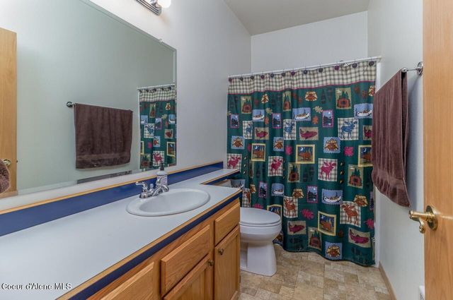 493 Rim Dr, Moyie Springs, ID 83845