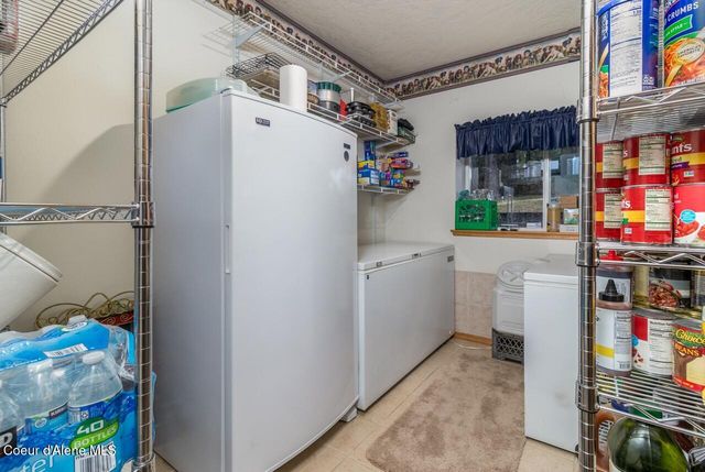 493 Rim Dr, Moyie Springs, ID 83845