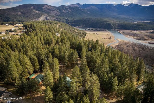493 Rim Dr, Moyie Springs, ID 83845