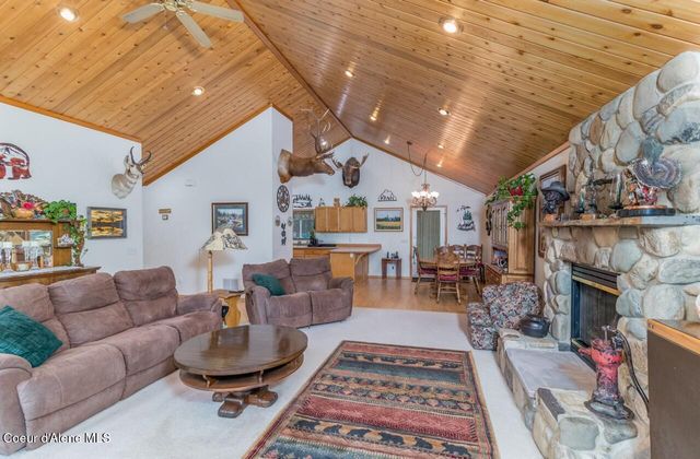 493 Rim Dr, Moyie Springs, ID 83845