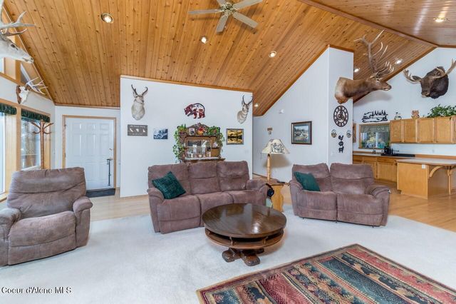 493 Rim Dr, Moyie Springs, ID 83845