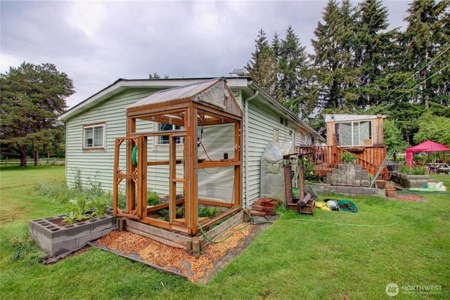 7185 Old Hwy 99 N Road, Burlington, WA 98233