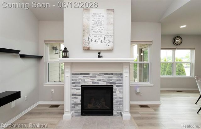 981 Cottage, Troy, MI 48085