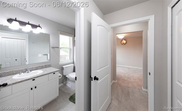981 Cottage, Troy, MI 48085