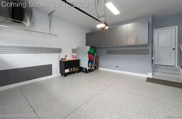 981 Cottage, Troy, MI 48085