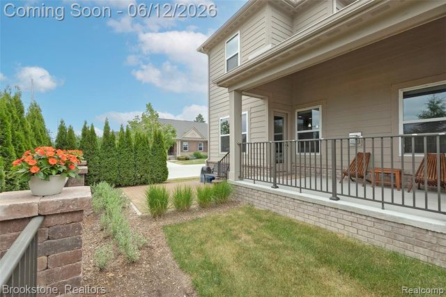 981 Cottage, Troy, MI 48085