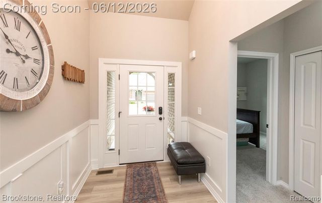 981 Cottage, Troy, MI 48085