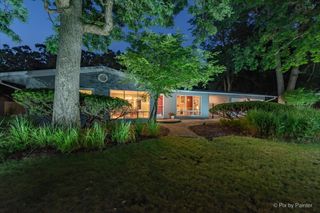 821 Greenwood Avenue, Carpentersville, IL 60110