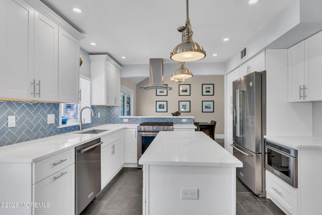 2 Kilrush Court, Toms River, NJ 08753