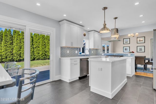 2 Kilrush Court, Toms River, NJ 08753