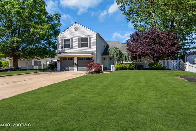 2 Kilrush Court, Toms River, NJ 08753