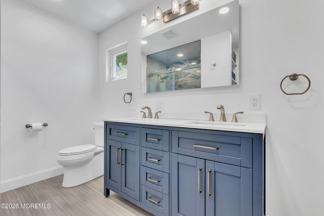2 Kilrush Court, Toms River, NJ 08753