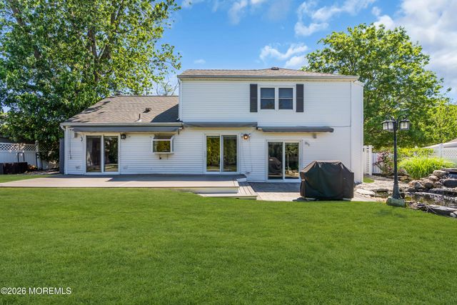 2 Kilrush Court, Toms River, NJ 08753