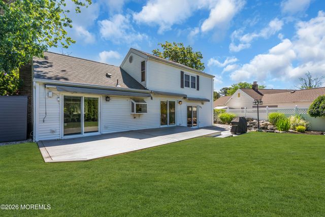 2 Kilrush Court, Toms River, NJ 08753