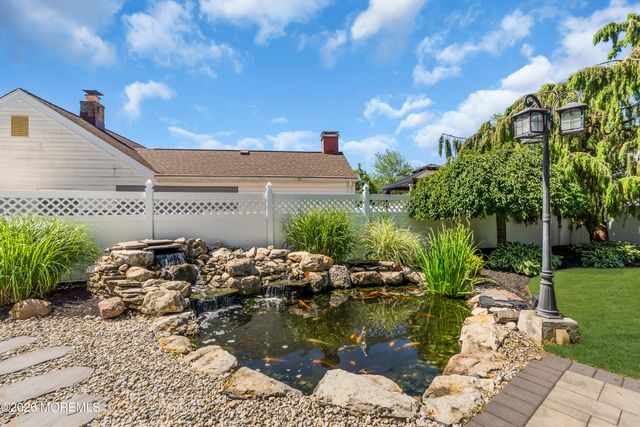 2 Kilrush Court, Toms River, NJ 08753