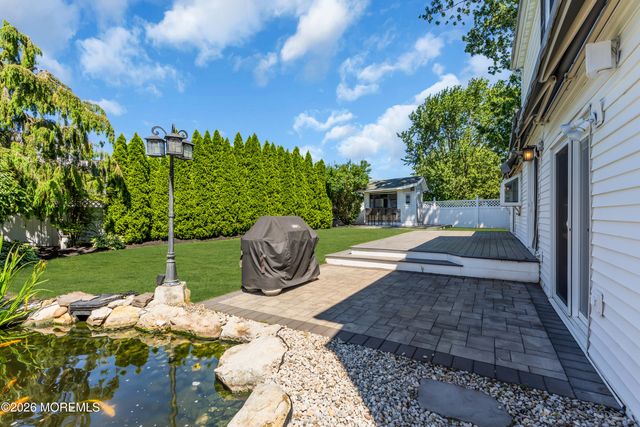 2 Kilrush Court, Toms River, NJ 08753