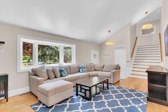 2 Kilrush Court, Toms River, NJ 08753