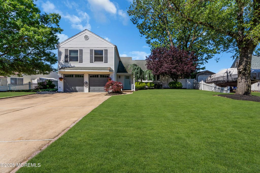 2 Kilrush Court, Toms River, NJ 08753