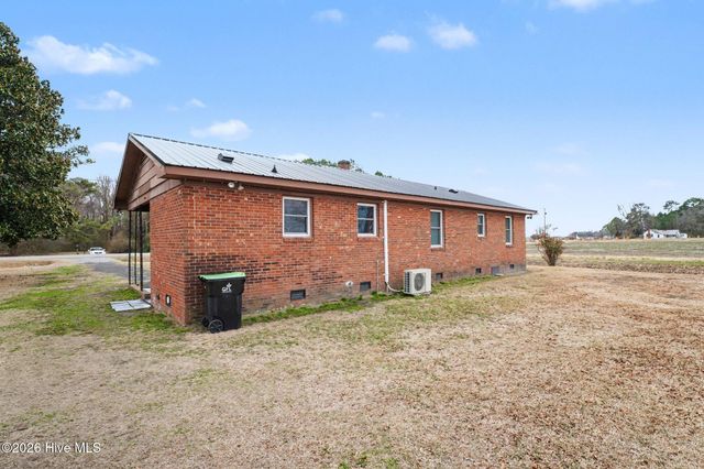 170 Flowers Road, Mount Olive, NC 28365