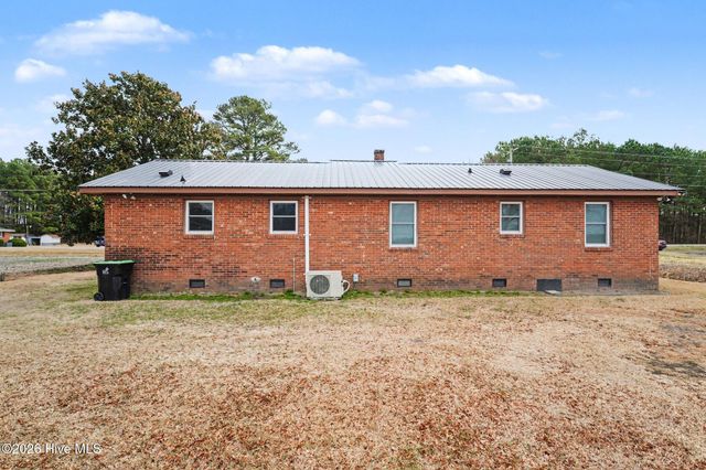 170 Flowers Road, Mount Olive, NC 28365