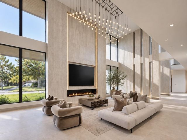 5403 Meadow Lake Lane, Houston, TX 77056