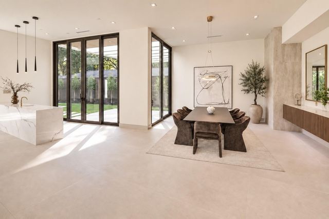 5403 Meadow Lake Lane, Houston, TX 77056