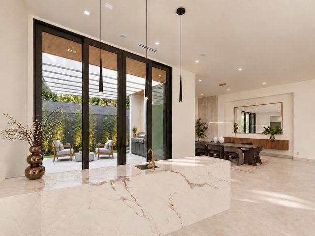 5403 Meadow Lake Lane, Houston, TX 77056