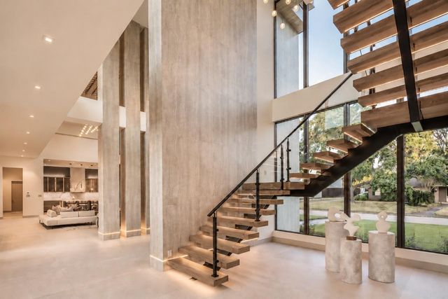 5403 Meadow Lake Lane, Houston, TX 77056