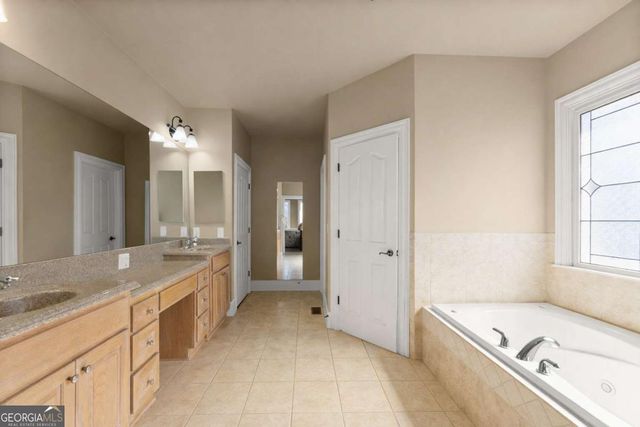 3518 Lake Breeze Lane, Gainesville, GA 30506