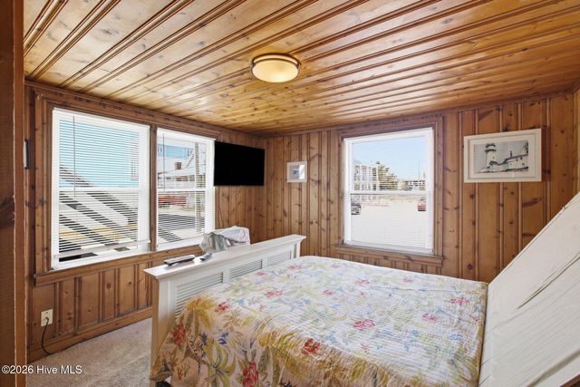 500 Carolina Beach Avenue N, Carolina Beach, NC 28428