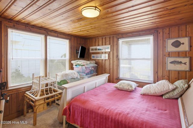 500 Carolina Beach Avenue N, Carolina Beach, NC 28428