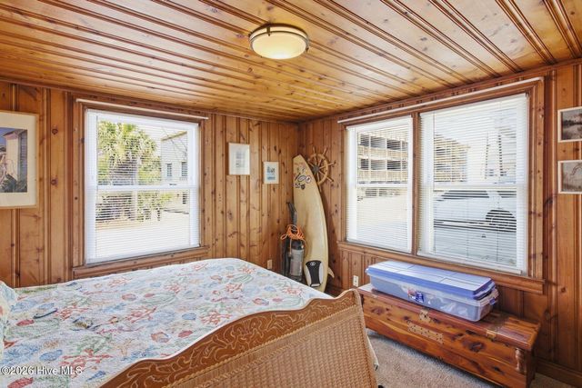 500 Carolina Beach Avenue N, Carolina Beach, NC 28428